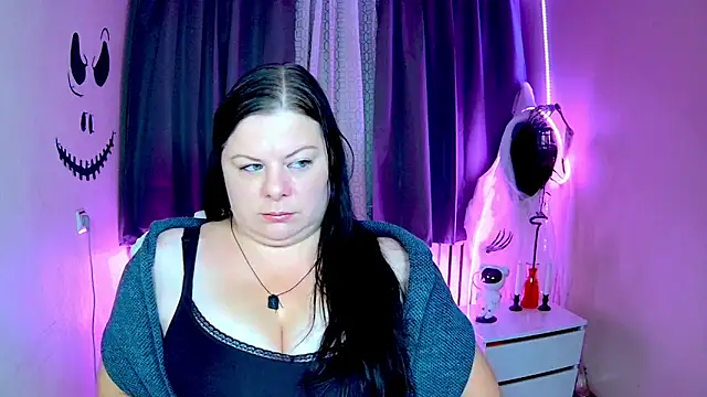 Snapshot of BritneyRaine chatting on 10/19/25, 06:14 BritneyRaine online show from 10/19/25, 06:14