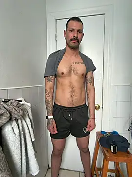 Snapshot of latinoxx1992 chatting on 02/07/26, 01:48 latinoxx1992 online show from 02/07/26, 01:48