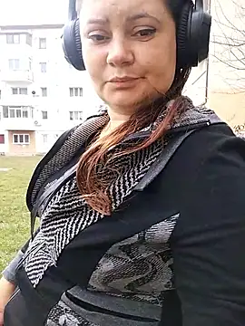 Snapshot of Flacara100 chatting on 03/18/26, 09:23 Flacara100 online show from 03/18/26, 09:23