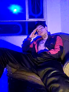 Snapshot of MASTER_LEVIATAN_ chatting on 12/19/25, 03:02 MASTER LEVIATAN online show from 12/19/25, 03:02