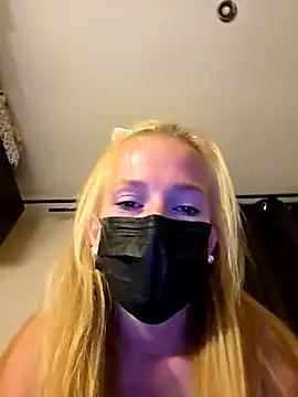 cheey-enne09 online show from 09/18/25, 10:23