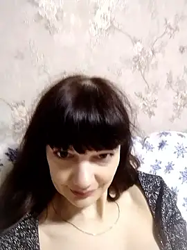 AliceSwan1122 online show from 04/15/26, 06:15