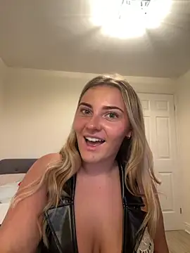 Sapphireroseee online show from 10/31/25, 04:52