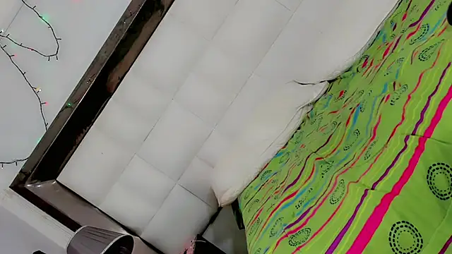 Snapshot of leah_fernanda chatting on 10/12/25, 07:35 leah fernanda online show from 10/12/25, 07:35