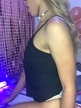 Sweet Tyra Doll online show from 09/30/25, 07:46