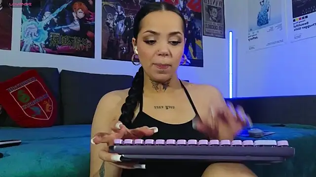 KiraQuinn1 online show from 10/15/25, 03:01