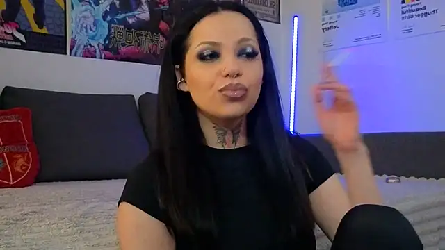 Snapshot of KiraQuinn1 chatting on 04/08/26, 03:56 KiraQuinn1 online show from 04/08/26, 03:56