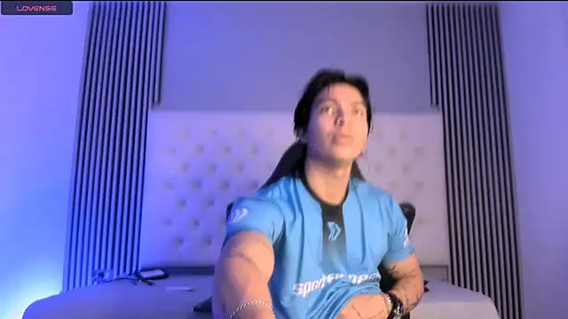 toji luxxer online show from 11/26/25, 04:24