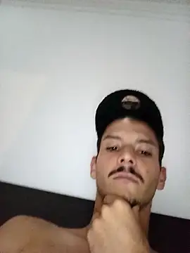 Snapshot of Pedroomp chatting on 10/28/25, 12:36 Pedroomp online show from 10/28/25, 12:36