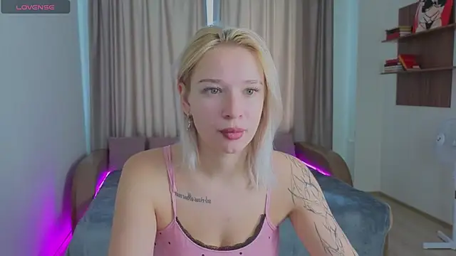 MistyMayers online show from 09/30/25, 04:28