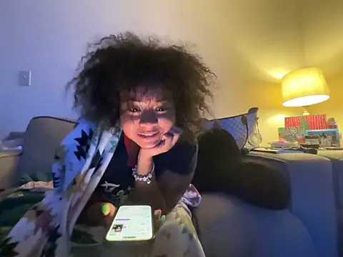 Snapshot of GoddessFatPuss chatting on 09/15/25, 06:02 GoddessFatPuss online show from 09/15/25, 06:02