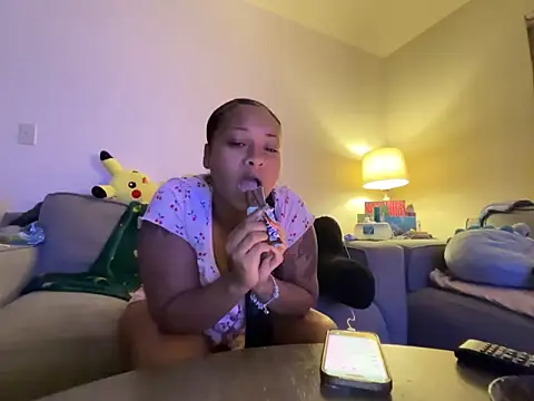 Snapshot of GoddessFatPuss chatting on 10/03/25, 06:43 GoddessFatPuss online show from 10/03/25, 06:43