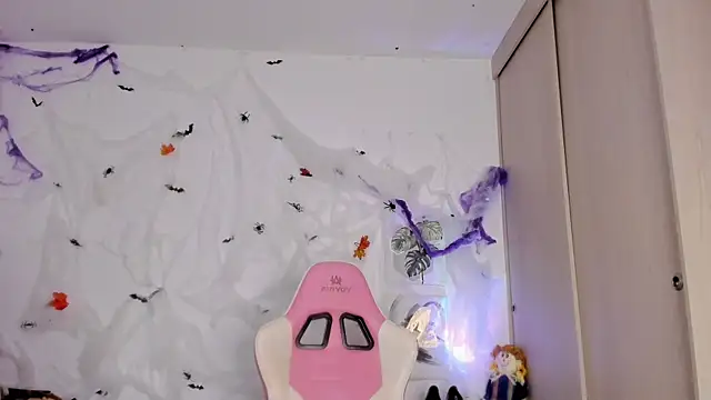 Snapshot of Susy_spark chatting on 11/04/25, 11:04 Susy spark online show from 11/04/25, 11:04