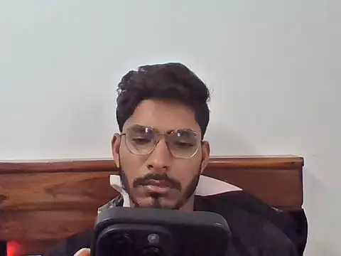 Snapshot of vikranthLong chatting on 09/30/25, 08:08 vikranthLong online show from 09/30/25, 08:08