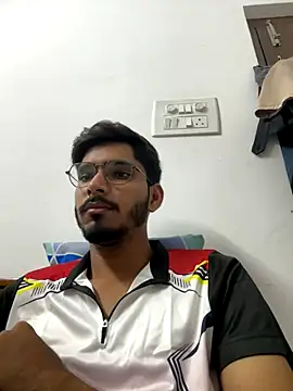 Snapshot of vikranthLong chatting on 10/24/25, 05:20 vikranthLong online show from 10/24/25, 05:20