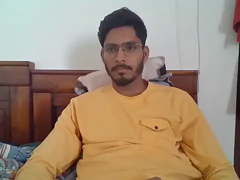 Snapshot of vikranthLong chatting on 10/30/25, 07:10 vikranthLong online show from 10/30/25, 07:10