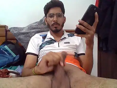 Snapshot of vikranthLong chatting on 10/31/25, 10:16 vikranthLong online show from 10/31/25, 10:16