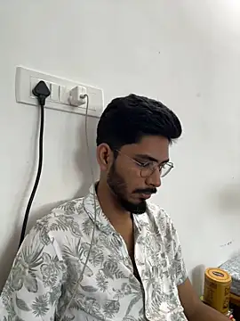 Snapshot of vikranthLong chatting on 04/20/26, 06:05 vikranthLong online show from 04/20/26, 06:05