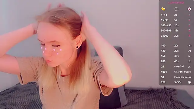 Snapshot of AliceNya_cute chatting on 04/10/26, 05:01 AliceNya cute online show from 04/10/26, 05:01