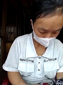 Snapshot of lily-00 chatting on 09/18/25, 02:02 lily-00 online show from 09/18/25, 02:02