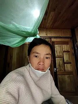 Snapshot of lily-00 chatting on 11/21/25, 01:48 lily-00 online show from 11/21/25, 01:48