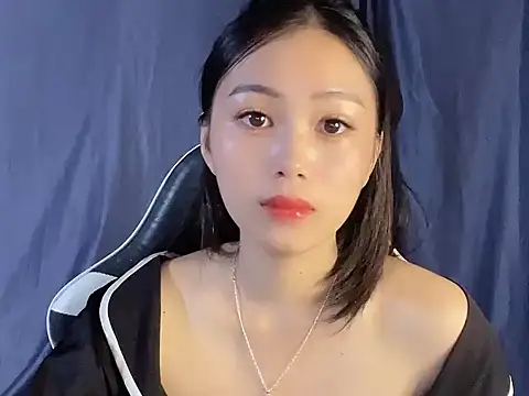 Lyly4757 online show from 09/21/25, 07:15