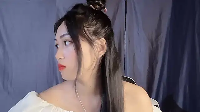 Lyly4757 online show from 09/23/25, 04:59