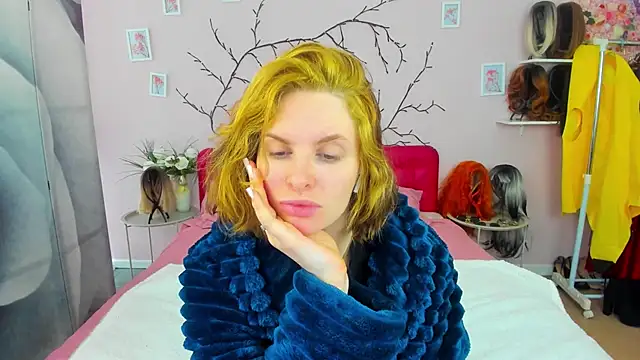 SabrinaRayX online show from 02/09/26, 10:08