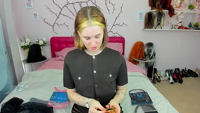 SabrinaRayX online show from 03/10/26, 10:09