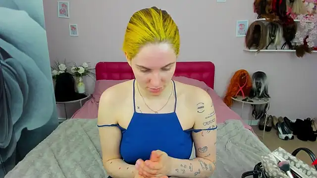 Snapshot of SabrinaRayX chatting on 04/03/26, 12:36 SabrinaRayX online show from 04/03/26, 12:36