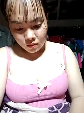 Snapshot of emilyzz chatting on 05/12/26, 02:47 emilyzz online show from 05/12/26, 02:47