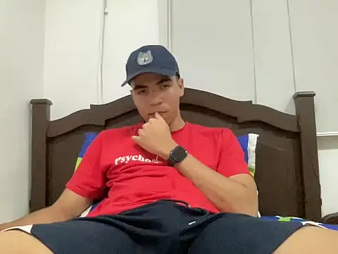 Snapshot of maxxxi_z chatting on 10/24/25, 04:31 maxxxi z online show from 10/24/25, 04:31