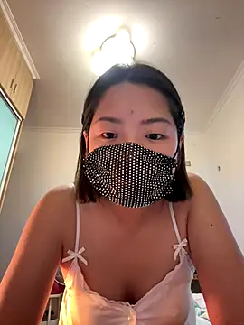 TiNa wiwi online show from 10/24/25, 09:38