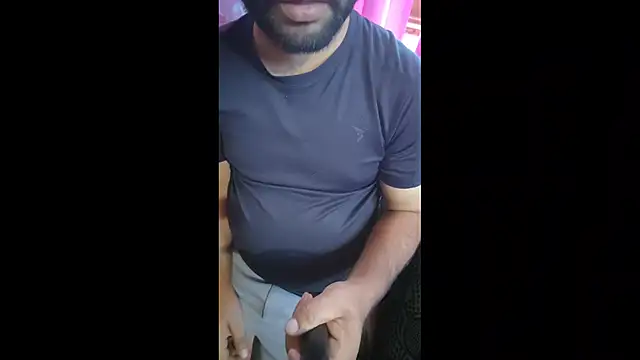 Snapshot of karandeep_Bhagat chatting on 04/22/26, 06:05 karandeep Bhagat online show from 04/22/26, 06:05