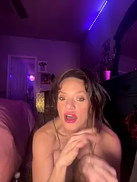 Snapshot of Texxaspearl chatting on 09/22/25, 11:12 Texxaspearl online show from 09/22/25, 11:12