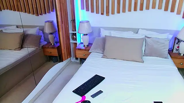 DesireeKeys online show from 10/17/25, 03:53