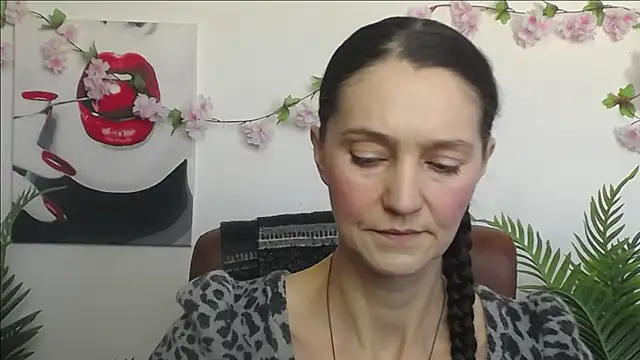 TayaFinch online show from 02/10/26, 01:15