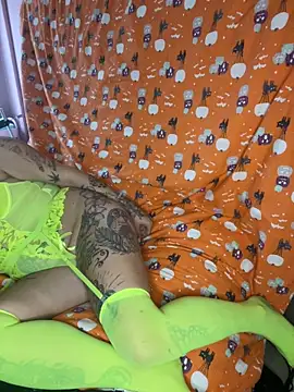 Snapshot of DIRTY_PAISLEY_X chatting on 10/12/25, 02:27 DIRTY PAISLEY X online show from 10/12/25, 02:27