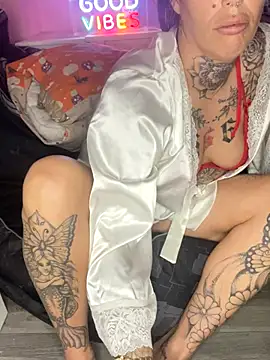 Snapshot of DIRTY_PAISLEY_X chatting on 10/24/25, 07:54 DIRTY PAISLEY X online show from 10/24/25, 07:54