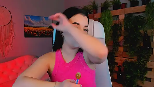 leslierowe  online show from 09/25/25, 05:05