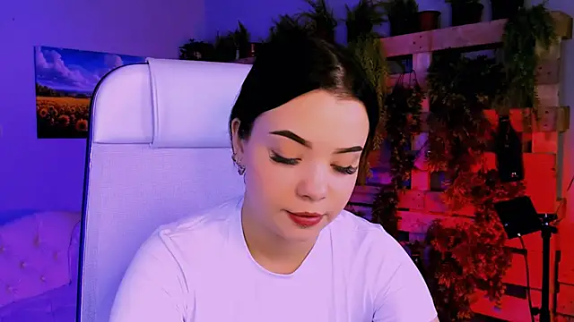 leslierowe  online show from 10/20/25, 07:58