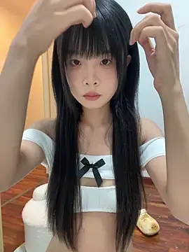 Snapshot of qiqi_x chatting on 05/19/26, 11:49 qiqi x online show from 05/19/26, 11:49