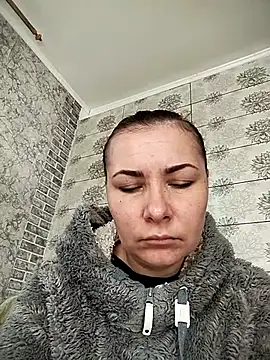 Mia24Blove online show from 10/12/25, 09:30