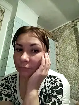 Mia24Blove online show from 10/13/25, 04:29