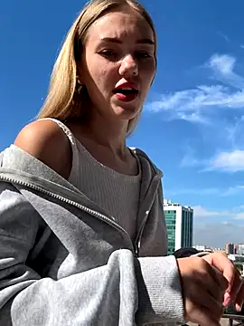 MilaMoone online show from 10/01/25, 10:54