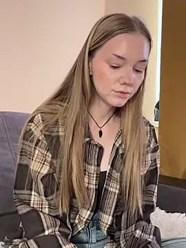 MilaMoone online show from 01/15/26, 10:20