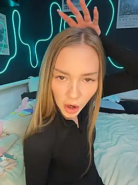 MilaMoone online show from 02/18/26, 01:07