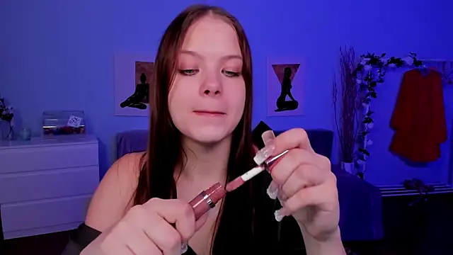 BetsyKiss online show from 11/11/25, 05:13