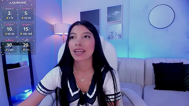 Snapshot of Tiffany_Low chatting on 11/03/25, 03:24 Tiffany Low online show from 11/03/25, 03:24