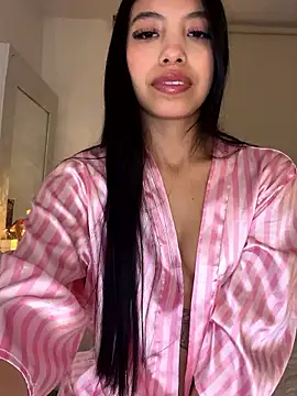 Snapshot of Tiffany_Low chatting on 01/11/26, 09:36 Tiffany Low online show from 01/11/26, 09:36